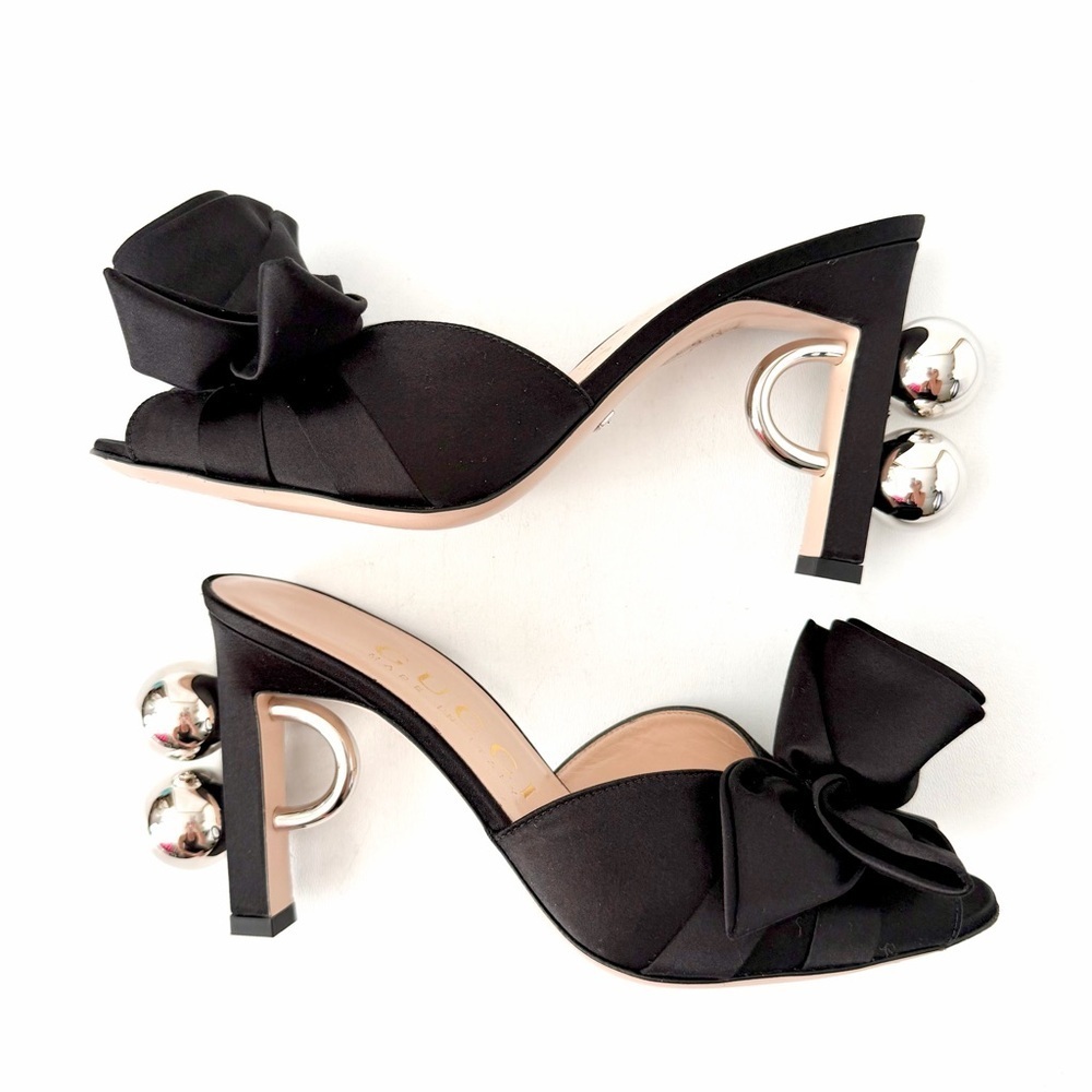 GUCCI | Black Satin Shawana Bow Flower Mule Heels with Silver GG Ball Heel EU 37 - Picture 3 of 14